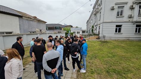 Poli I Tii Protesteaz N Fa A Poli Iei Din Constan A Iat Ce