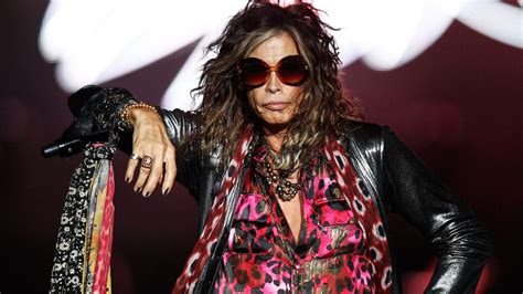 Steven Tyler Vocalista De Aerosmith Es Demandado Por Acoso Sexual A