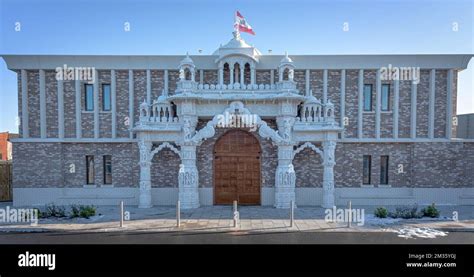 Swaminarayan Hindu temple Oldham taken on 14 December 2022. Shree ...