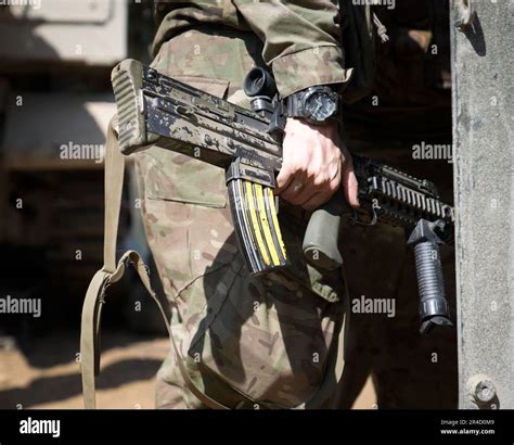 Sa80 Automatic Rifle Hi Res Stock Photography And Images Alamy