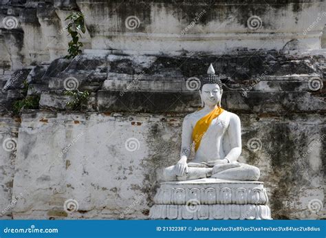 Estatua De Budha Imagen De Archivo Imagen De Budista