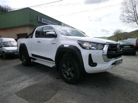 Willam Sainct TOYOTA HILUX 2 4 D4D LEGEND