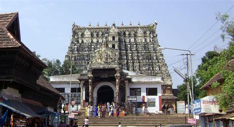 Trivandrum & Around: Rich Temples, Beaches & Coconut Trees - Chalo India