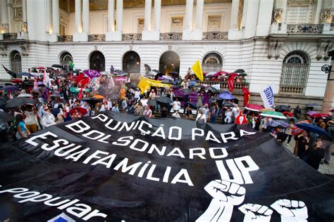 Manifestantes Protestam Na Cinel Ndia Contra Atos Antidemocr Ticos