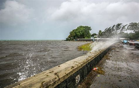 Cyclone Belal Chaos et dégâts à lîle Maurice où 1 3 million d