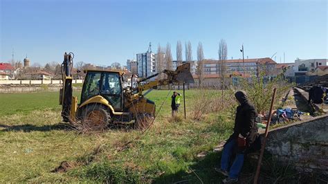 A Nceput Demolarea Celui Mai Vechi Stadion Din Craiova Inaugurat De