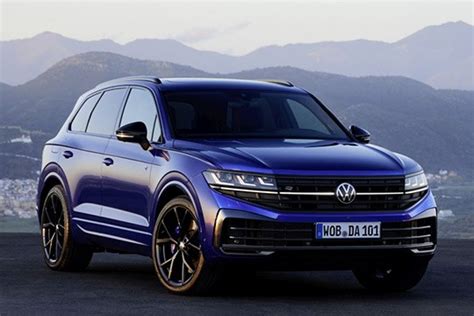 2024 Volkswagen Touareg R - Blake Chickie