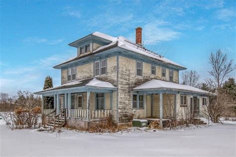 Circa 1920 Wisconsin Handyman Special Farmhouse For Sale W Outbuildings