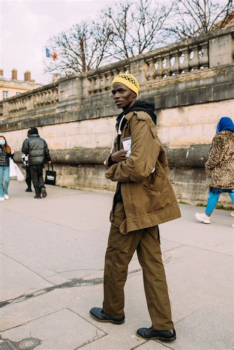 9 Notable Street Style Trends at the Fall 2022 Men’s Shows | Vogue