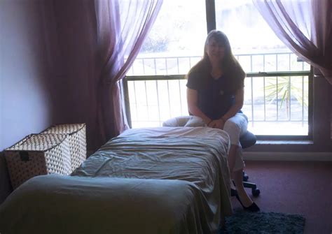 Girl Gives Nude Massage