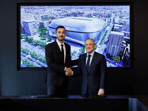 Joselu en su primer día de vuelta al Real Madrid No hay mejor momento