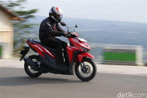 Gambar Orang Naik Motor 55 Koleksi Gambar