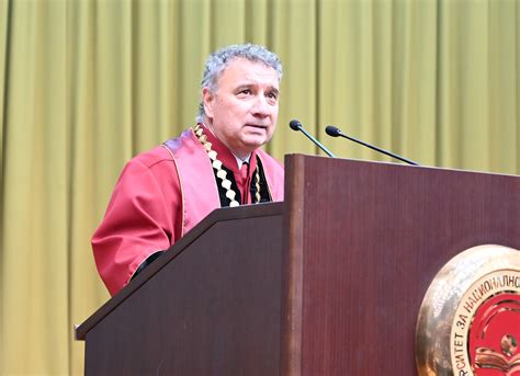 УНСС :: Абсолвентите от катедра „МИО и бизнес“ получиха дипломите си