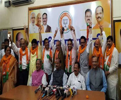 5 Jharkhand Mla Join Bjp चुनाव से पहले बीजेपी का बड़ा धमाका ये नेता