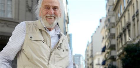 Héctor Alterio a los 93 años un regreso a Buenos Aires con despedida