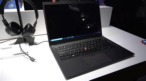 CES 2020 Lenovo ThinkPad X1 Carbon 8th Gen Im Hands On Video