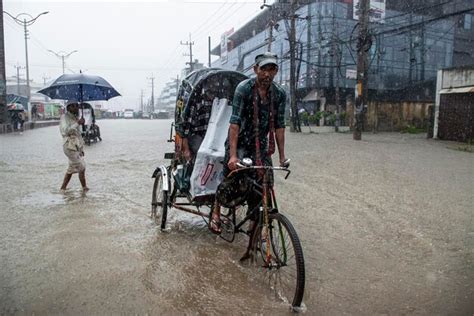 Las Fuertes Lluvias Provocan Inundaciones En Chittagong Bangladesh