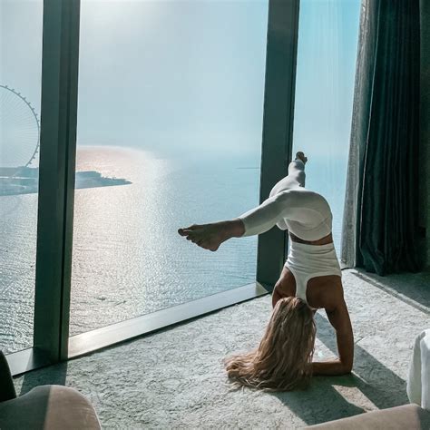 Elli Yoga Studio - YouTube