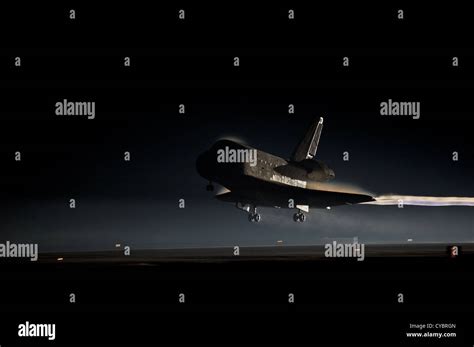 Space Shuttle Atlantis landing Stock Photo - Alamy