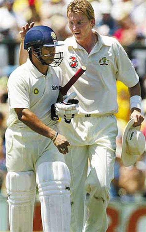 Brett Lee congratulates Sachin Tendulkar for his memorable knock ...