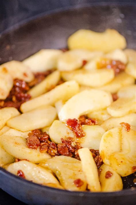 Caramelized Bacon And Apples