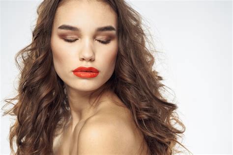 Premium Photo Beautiful Brunette With Naked Shoulders And Bright Makeup Isolated