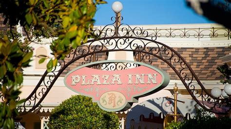 Plaza Inn | Dining & Restaurants | Disneyland Park | Disneyland Resort