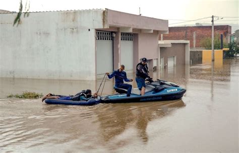 Las Fuertes Lluvias En Brasil Provocan Decenas De Muertes Inundan