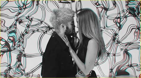 Zayn Malik Kisses Gigi Hadid In Pillowtalk Video Photo 921522 Photo Gallery Just Jared Jr