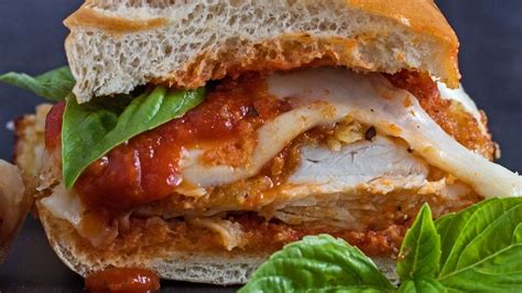 Best Sauce for Chicken Sandwich [List of 18 Ideas]