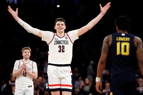 Uconn Mens Basketballs Donovan Clingan Entering Nba Draft