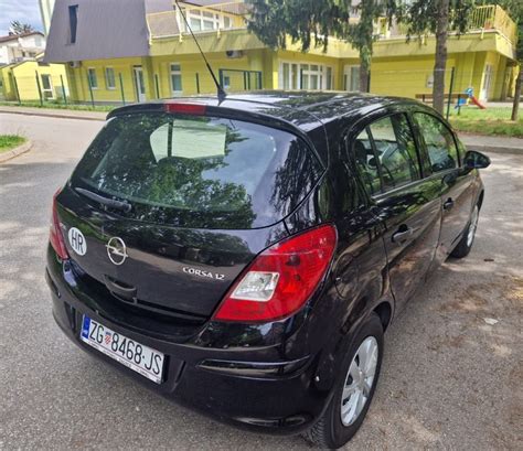 OPEL CORSA 1 2 PRVI VLASNIK REGISTRIRAN DO 31 3 2025 SERVISNA KNJIŽICA