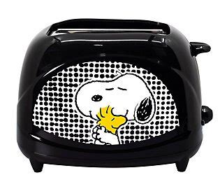 UNCANNY BRANDS Peanuts Snoopy Elite Toaster - One-color | Editorialist