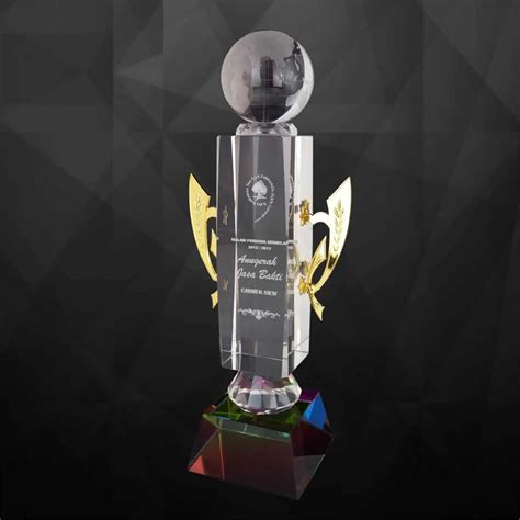 Buy Quality CR9344 Exclusive Golf Crystal Trophy At Sapiens Trophy