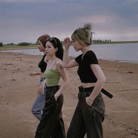 MisThy Linh Ngọc Đàm Uyên Pu Tình bạn vạn người mê của nữ streamer hot nhất làng game Việt