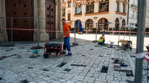 Kostka na placu Mariackim i tak popęka Rozmowa Aktualności