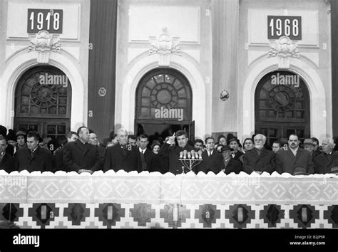 Ceausescu speech 1989 hi-res stock photography and images - Alamy