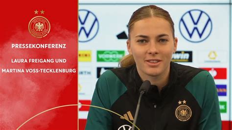 Pressekonferenz Mit Laura Freigang Und Martina Voss Tecklenburg Youtube