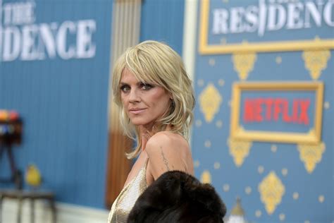 Unrecognizable: actress Eliza Coupe's appearance worries the public