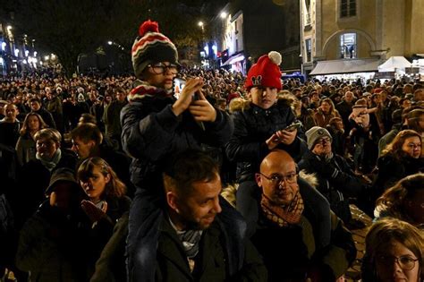 EN IMAGES Feu Dartifice Selfies Familles Retour Sur Le Lancement