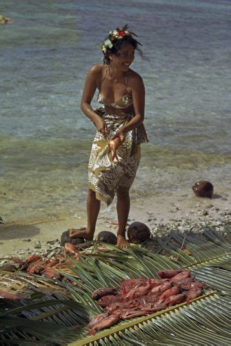 Photographer Luis Marden In The French Polynesia 1940s Alberto