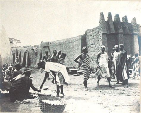 Scène de rue à Kong nord de la Côte d Ivoire 1892 photo de Marcel