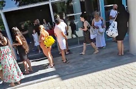 VIDEO Un Grup De Bastani Din Timisoara Acces Interzis La Aquapark