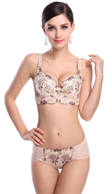 2021 Luxury Deep V Lingerie New Brand Sexy Plus Size Multi Color Push Up Bra Set Floral