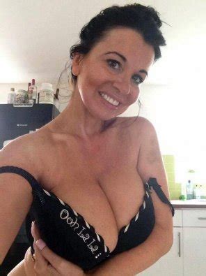 Smiling Milf Porn Pic