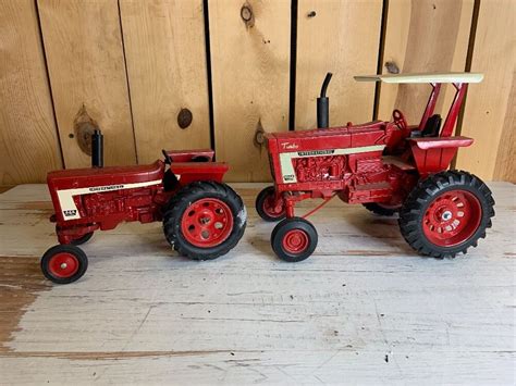 1 16 Scale Customized Ertl International Harvester 2 Wide Front