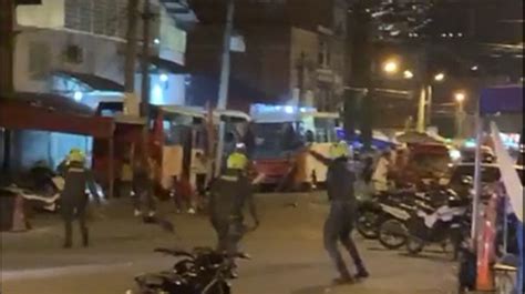 Video Batalla Campal A Piedras Se Enfrentaron Polic As Y Personas