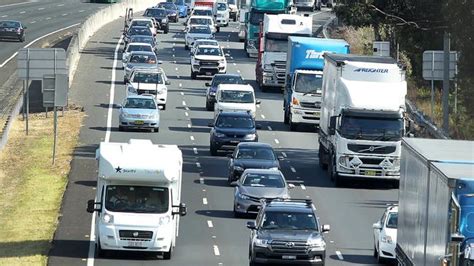 Brisbane Traffic M1 Standstill After Crash At Greenslopes