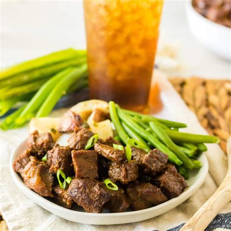 Slow Cooker Honey Bourbon Steak Bites Maria S Mixing Bowl