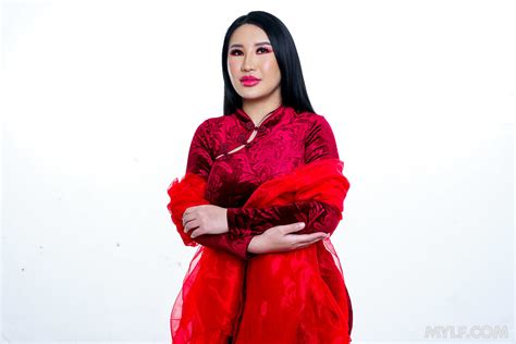 Sexy Asian MILF Suki Sin Shows Her Big Tits And Gives A Hot Blowjob